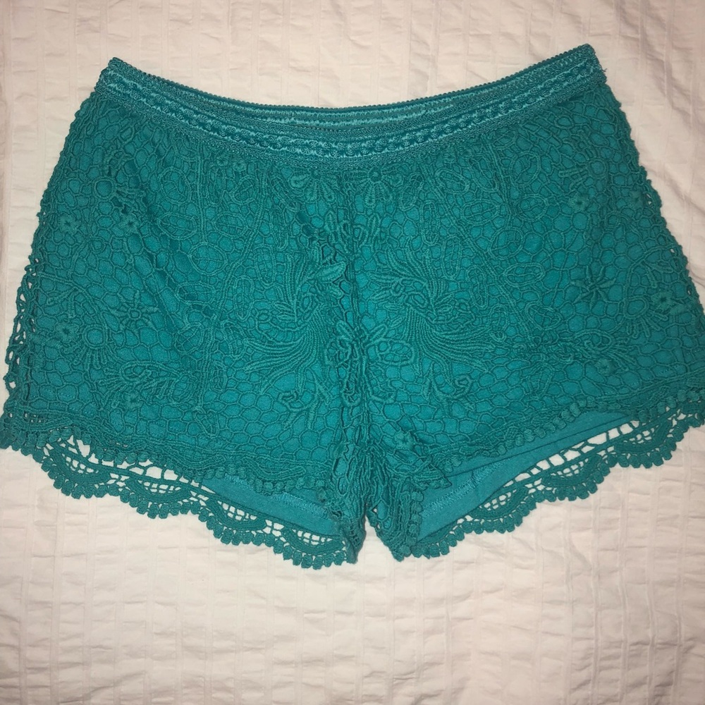 Soft lace shorts